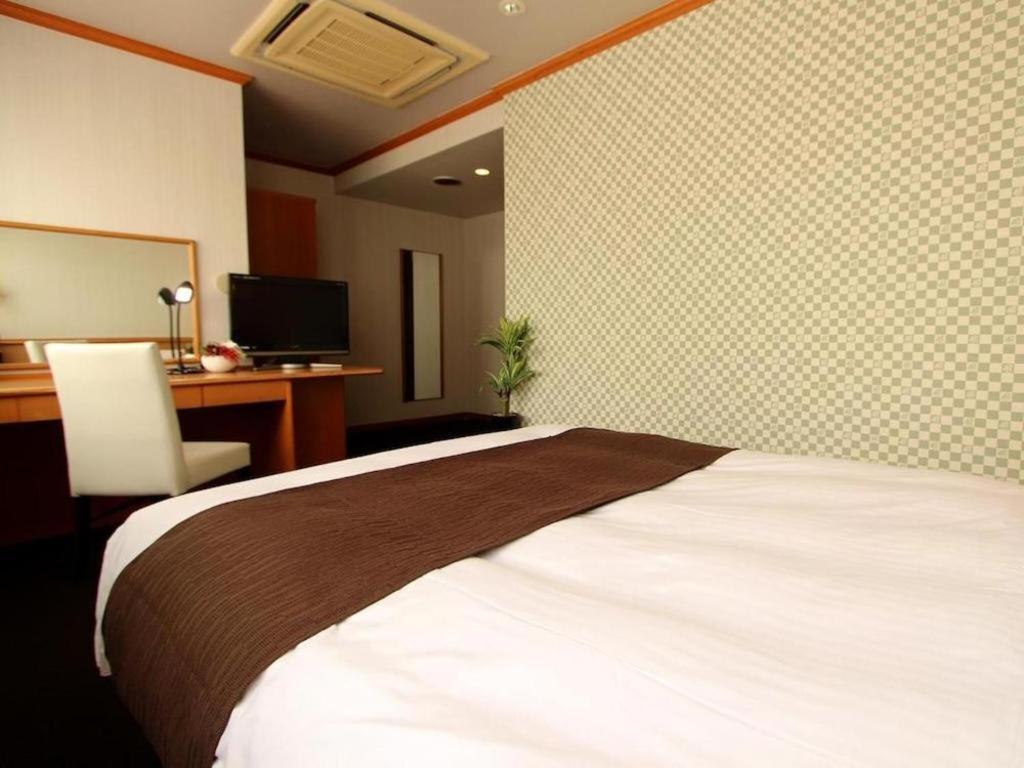 Hotel Livemax Budget Naha Tomarikou Eksteriør billede