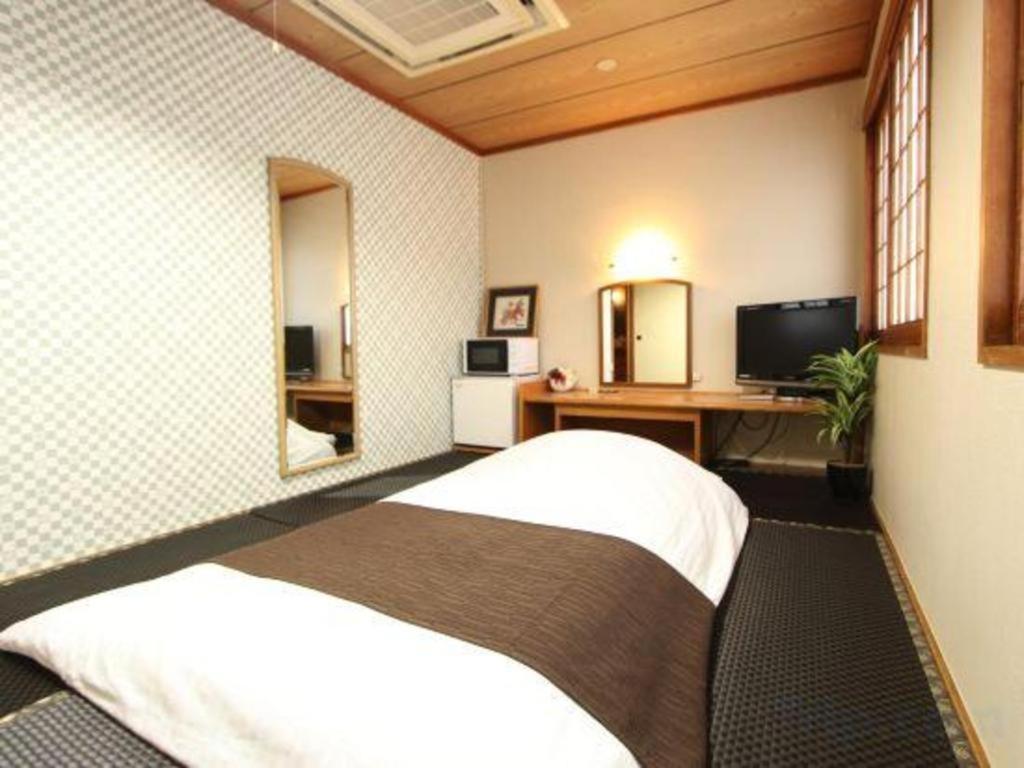 Hotel Livemax Budget Naha Tomarikou Eksteriør billede