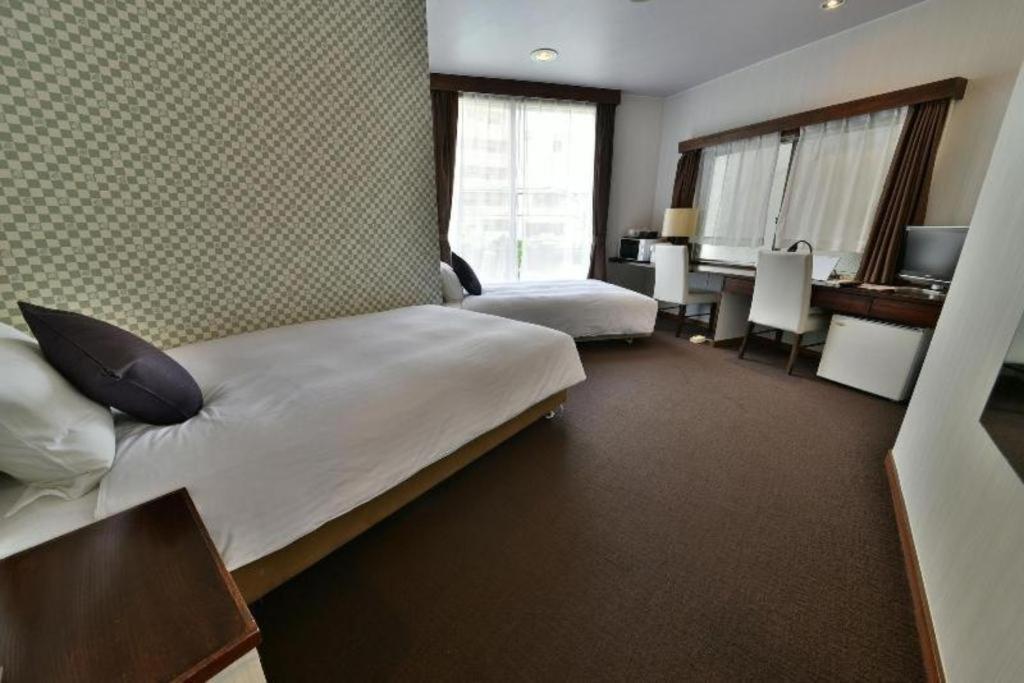 Hotel Livemax Budget Naha Tomarikou Eksteriør billede