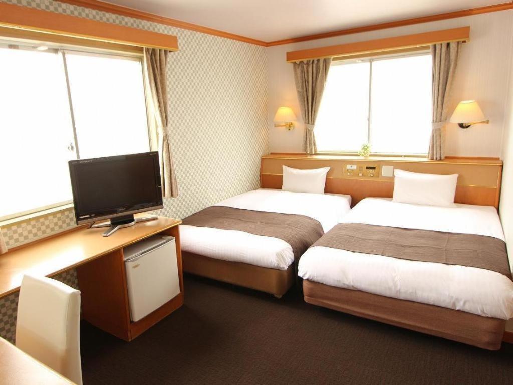 Hotel Livemax Budget Naha Tomarikou Eksteriør billede
