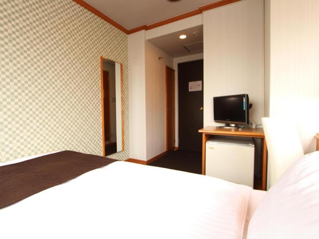 Hotel Livemax Budget Naha Tomarikou Eksteriør billede
