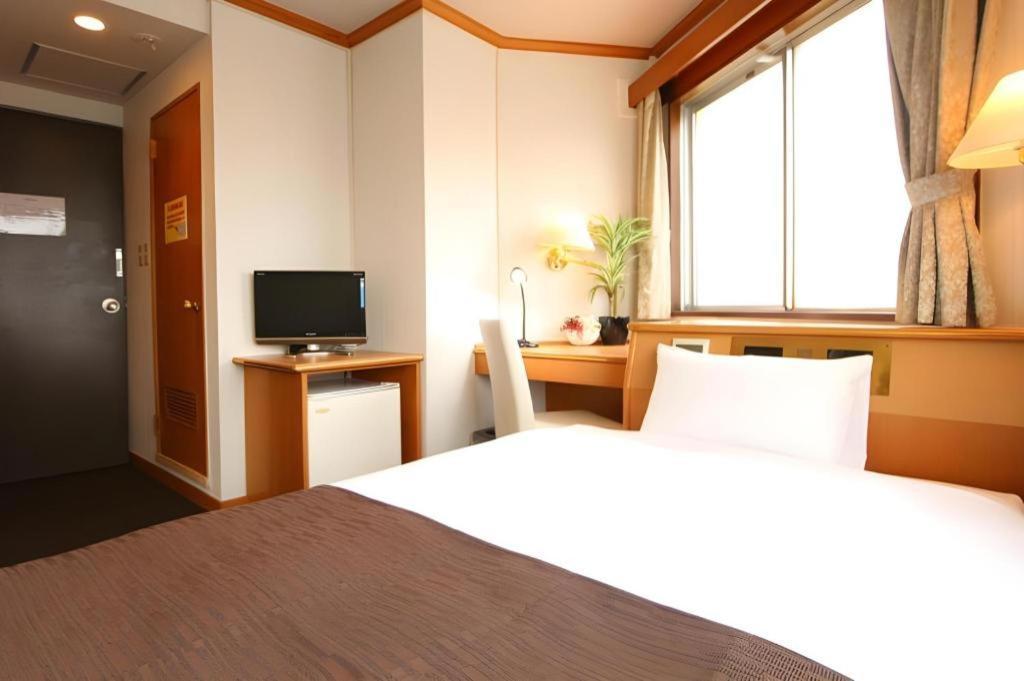 Hotel Livemax Budget Naha Tomarikou Eksteriør billede