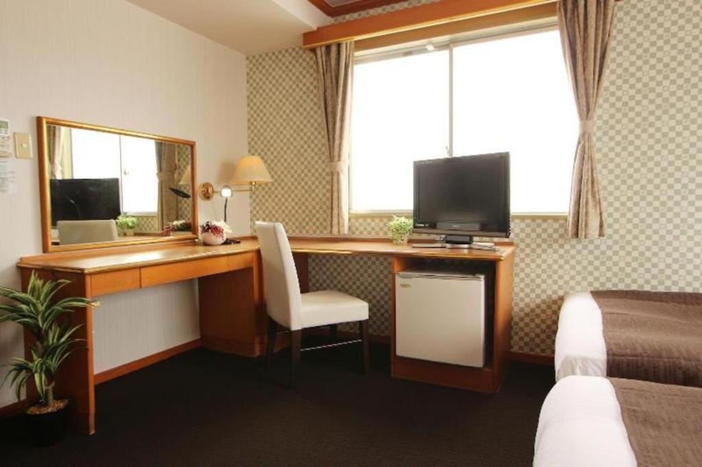 Hotel Livemax Budget Naha Tomarikou Eksteriør billede