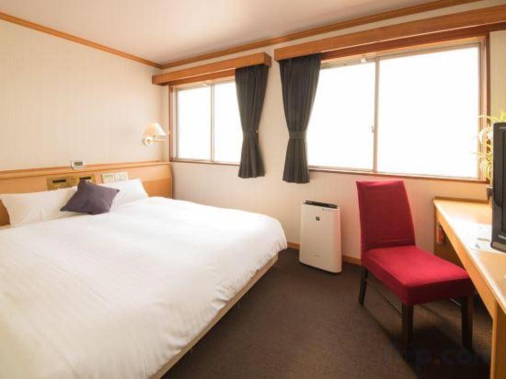 Hotel Livemax Budget Naha Tomarikou Eksteriør billede