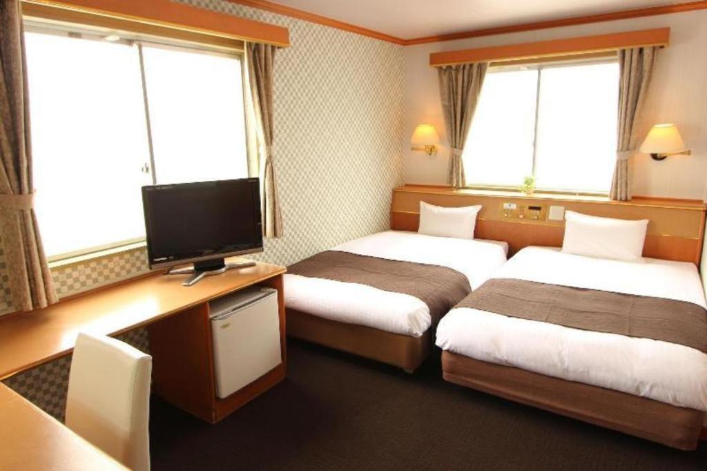 Hotel Livemax Budget Naha Tomarikou Eksteriør billede