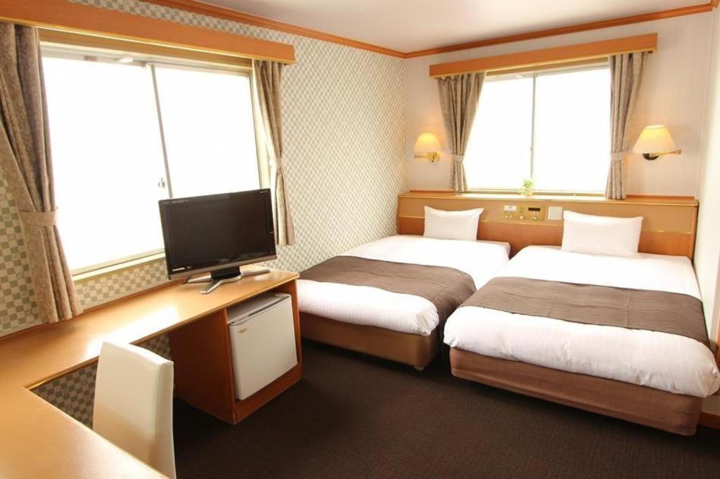 Hotel Livemax Budget Naha Tomarikou Eksteriør billede