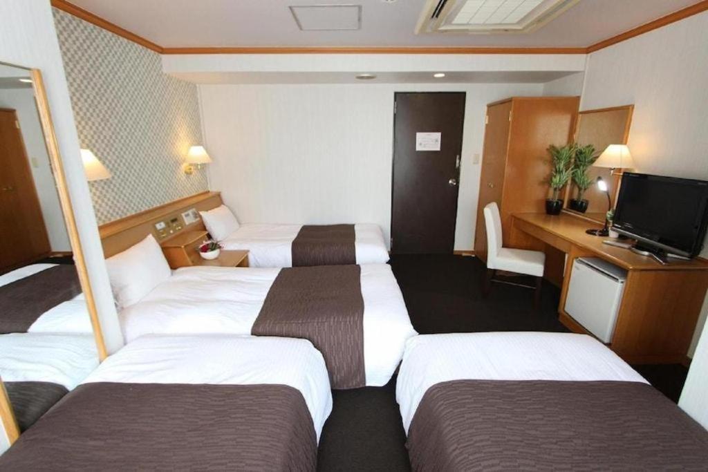Hotel Livemax Budget Naha Tomarikou Eksteriør billede